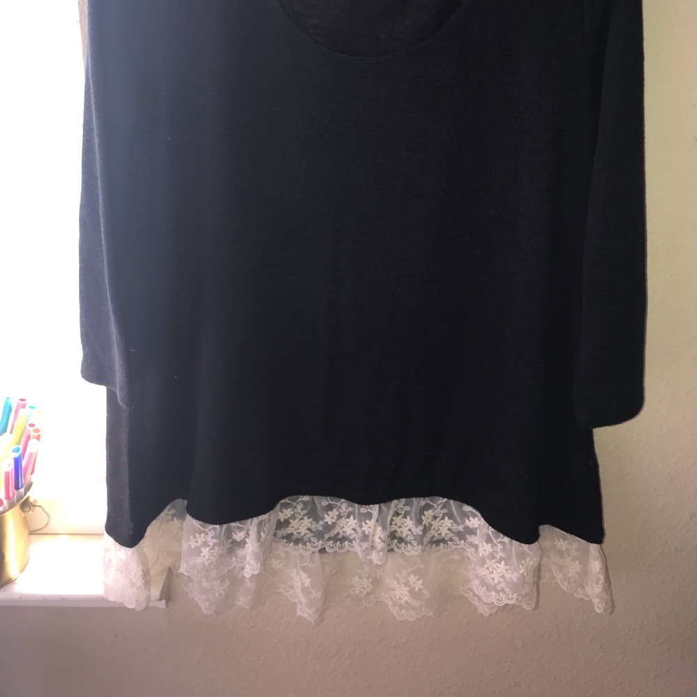 BLACK LACY TOP - Picture 2 of 3